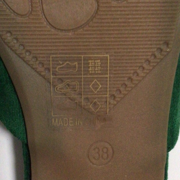 Green Embellished Sandals - Picture 4 of 8